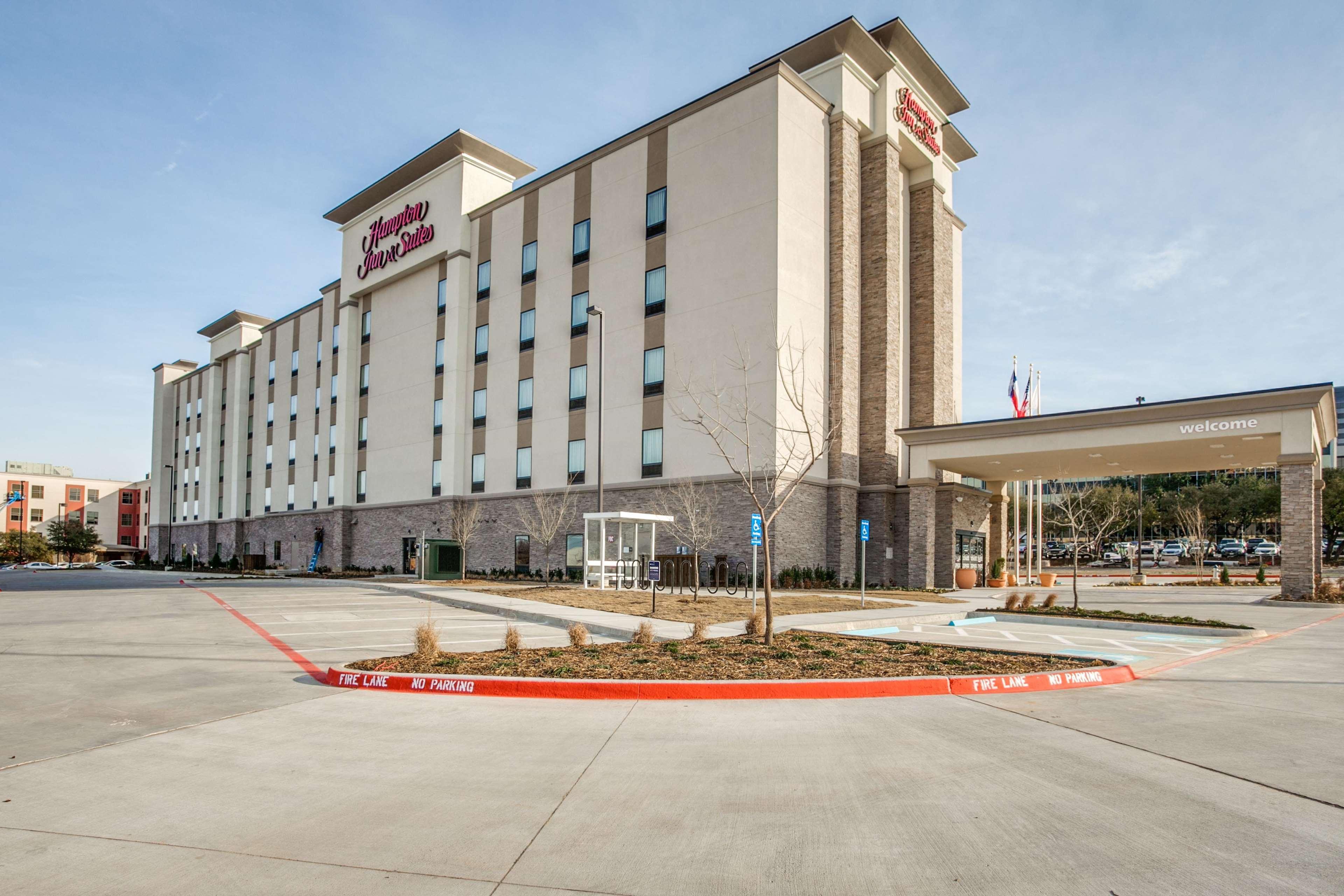 Hampton Inn & Suites Dallas-Central Expy/North Park Area Exterior photo