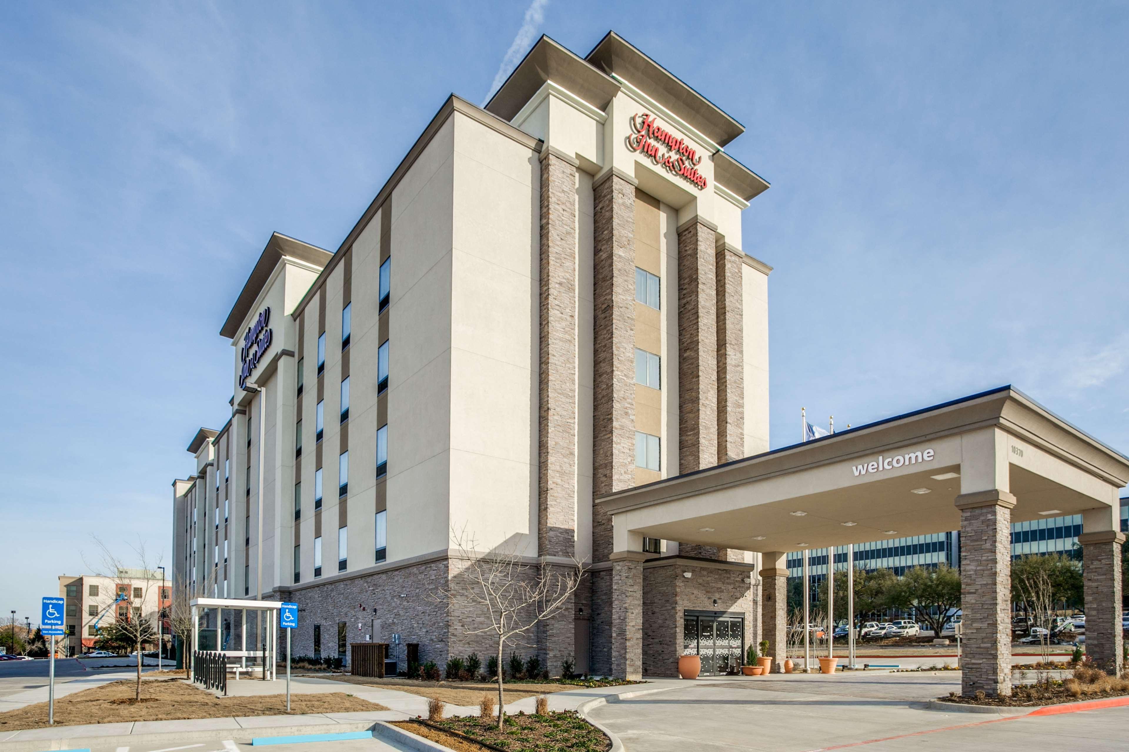 Hampton Inn & Suites Dallas-Central Expy/North Park Area Exterior photo